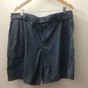 Columbia cargo short size XL